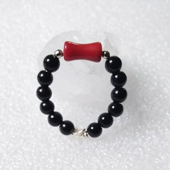 Dainty BeadRing! Size 5 Genuine Coral + Black Stone Beaded Midi Knuckle Ring - Picture 2 of 6